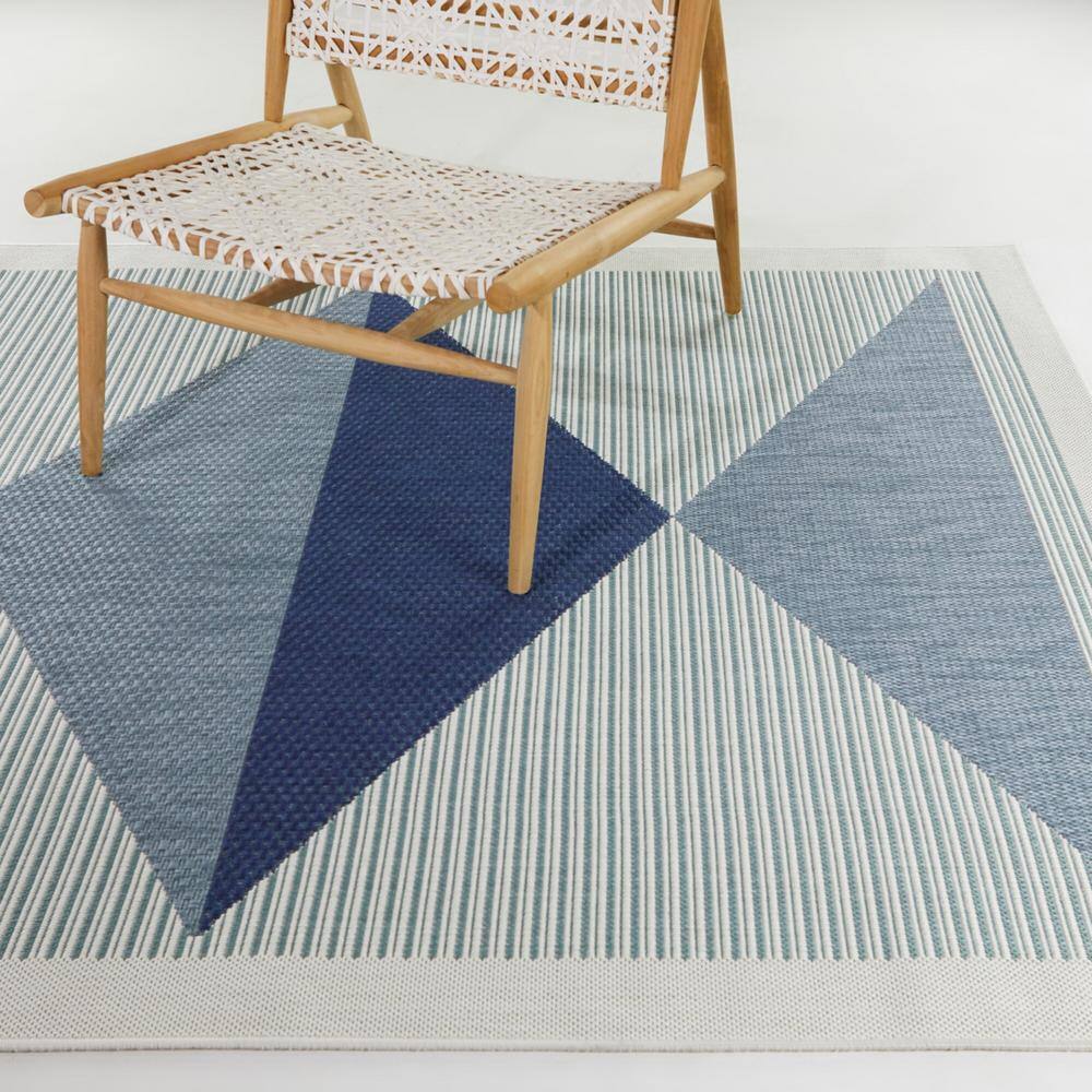 Navy Geometric Braided Reversible Synthetic 5' x 7' Rug