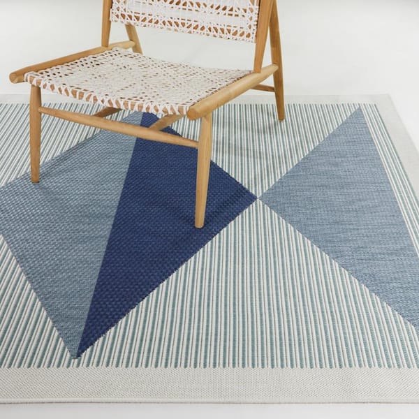 Helidon Navy 5 ft. 3 in. x 7 ft. Geometric Indoor/Outdoor Area Rug