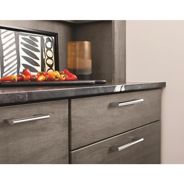 Versa 5-1/16 in. (128mm) Modern Polished Chrome Bar Cabinet Pull