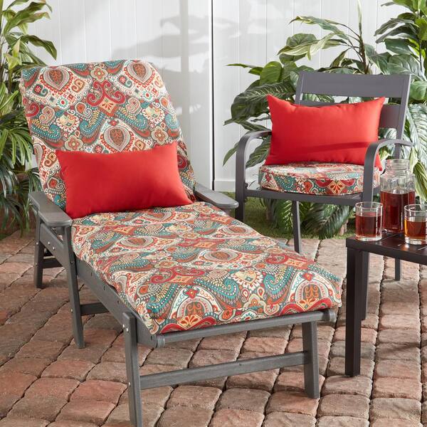 https://images.thdstatic.com/productImages/d8d6314a-5782-41cd-86e4-27cae1a45c5a/svn/greendale-home-fashions-outdoor-dining-chair-cushions-op1150s2-asburypark-31_600.jpg