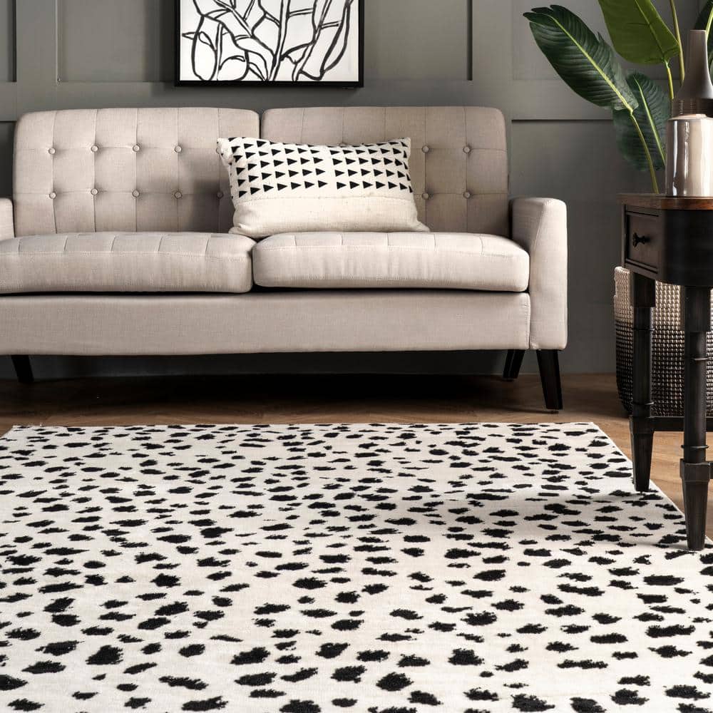 Leopard Print Black and White 8' x 10' Synthetic Area Rug