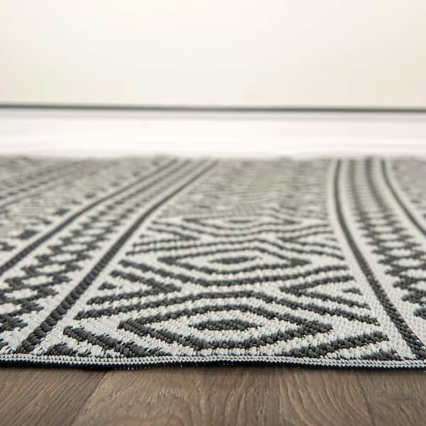 Hawaii Black 8 ft. x 10 ft.  Contemporary Geometric Reversible Plastic Outdoor Area Rug