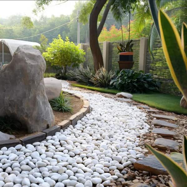 White River Rocks 1-3 in. Polished 0.5 cu.ft. (38lbs.) Landscaping Stones for Walkways Garden Beds Planters and Drainage