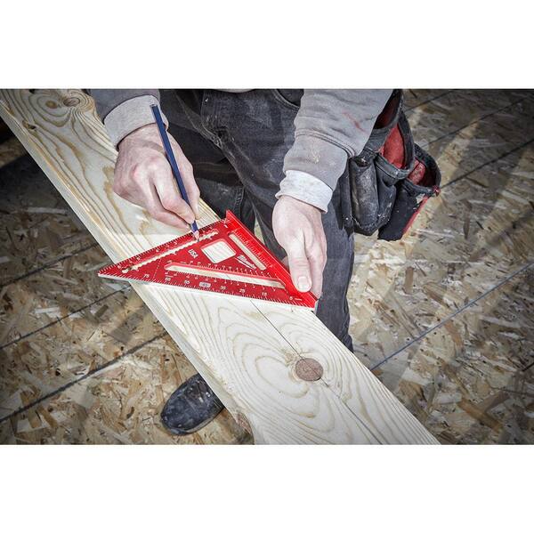 Milwaukee - 7 in. Rafter Square and 4-1/2 in. Trim Square Set with FASTBACK Utility Knife (2-Pack)