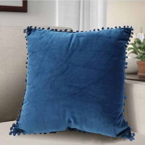 https://images.thdstatic.com/productImages/d927eee8-6c62-48f1-bfed-4831001131d9/svn/harper-lane-throw-pillows-12496-31_600.jpg