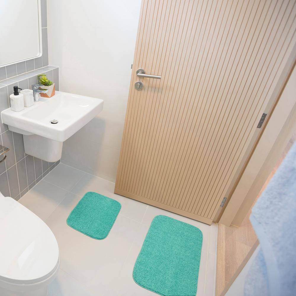 Sea Foam Green Plush Polypropylene 2-Piece Bath Rug Set