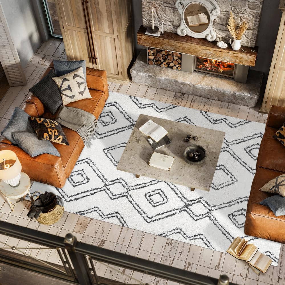 Deia Moroccan Style Diamond Shag White and Black 3' x 5' Area Rug