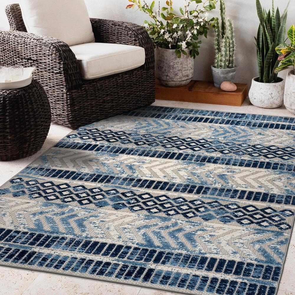 Navy Geometric Flat Woven 5' x 7' Reversible Area Rug
