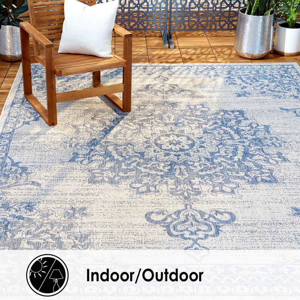Nicole Miller Grey and Blue Synthetic Medallion Area Rug