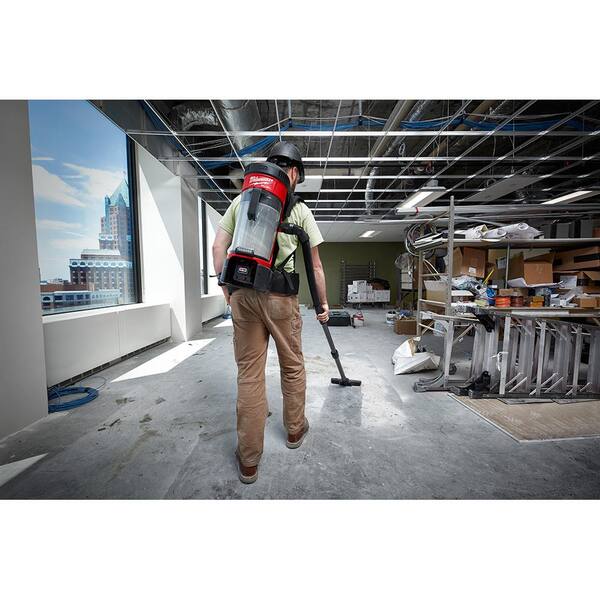 Milwaukee M18 FUEL 18-Volt Lithium-Ion Brushless 1 Gal. Cordless 3