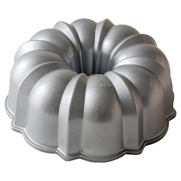 1 Piece Aluminum Round Original Bundt, 12-Cup in Silver