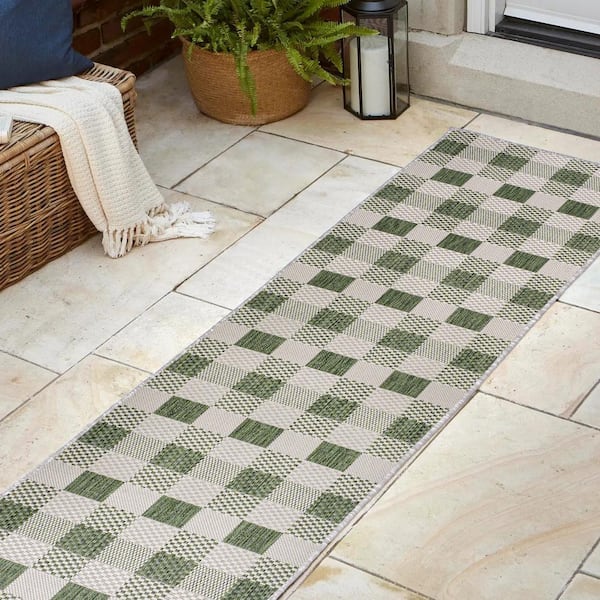 JONATHAN Y Darcy Green/Cream 2 ft. x 8 ft. Traditional Geometric Bold Gingham Indoor/Outdoor Runner Rug