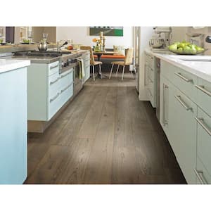 Richmond Wallingford White Oak 9/16 in. T X 7.5 in. W Tongue and Groove Engineered Hardwood Flooring (31.09 sq.ft./case)