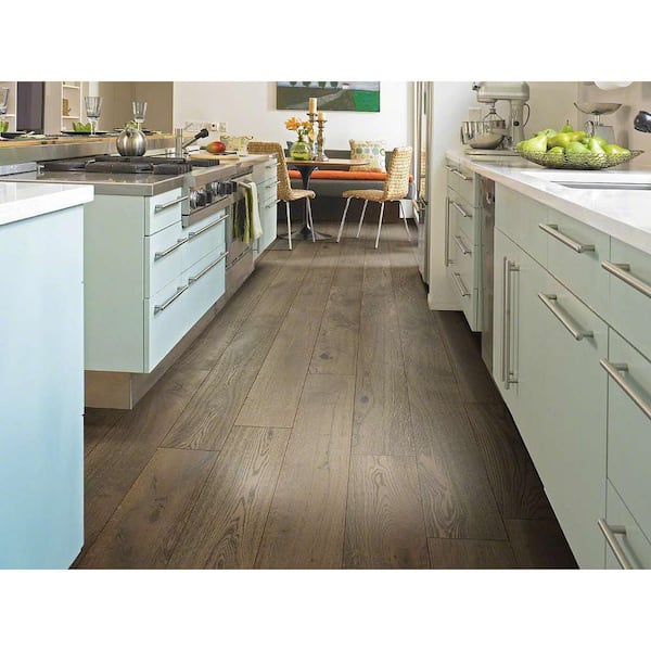 Richmond Wallingford White Oak 9/16 in. T X 7.5 in. W Tongue and Groove Engineered Hardwood Flooring (31.09 sq.ft./case)