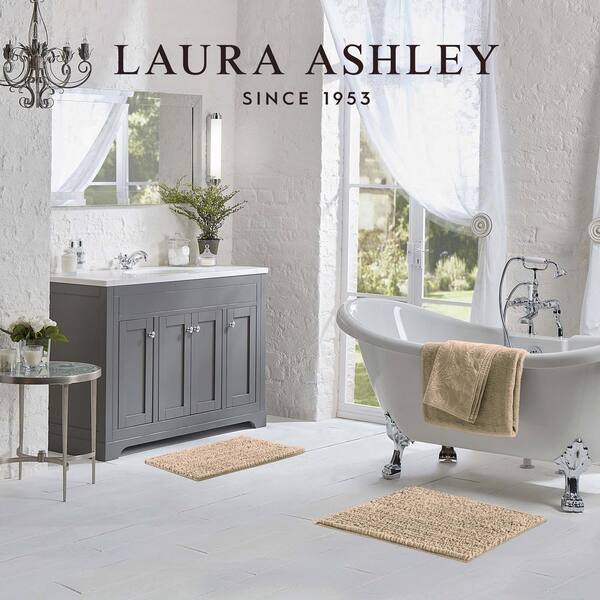 https://images.thdstatic.com/productImages/d9910de4-8e3b-4a07-a342-e7c01a6e3357/svn/linen-laura-ashley-bathroom-rugs-bath-mats-laymb006131-fa_600.jpg