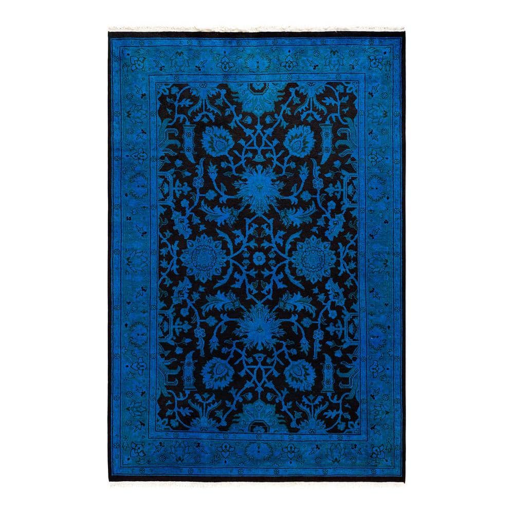 Chloe & Olivia Home Blue 4 ft. 2 in. x 6 ft. 4 in. Fine Vibrance Hand ...