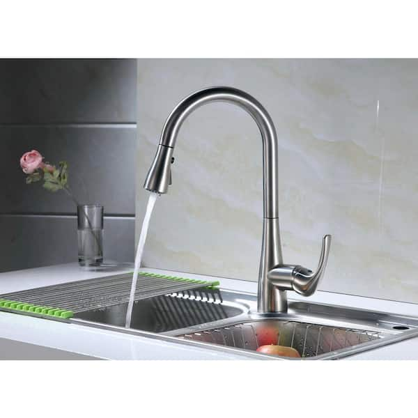 Single-Handle Pull-Down Sprayer Kitchen Faucet in Brushed Nickel