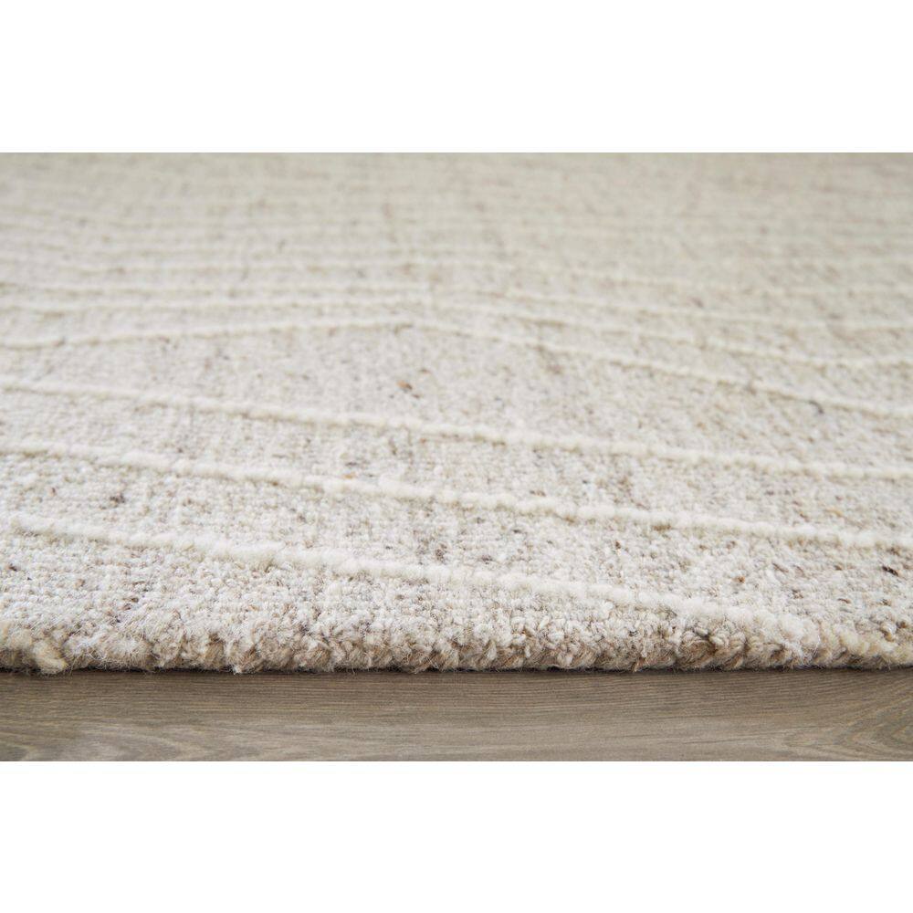 Gray and Ivory Abstract Tufted Wool 5' x 7' Rug