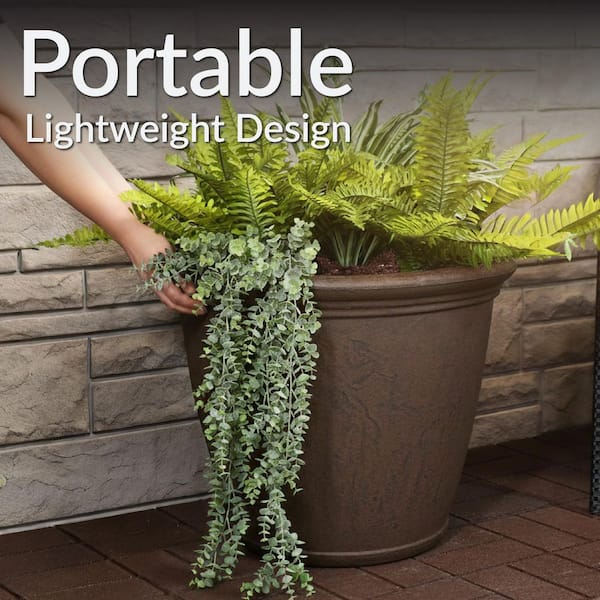 Sunnydaze 24 in. Rust Anjelica Resin Outdoor Flower Pot Planter