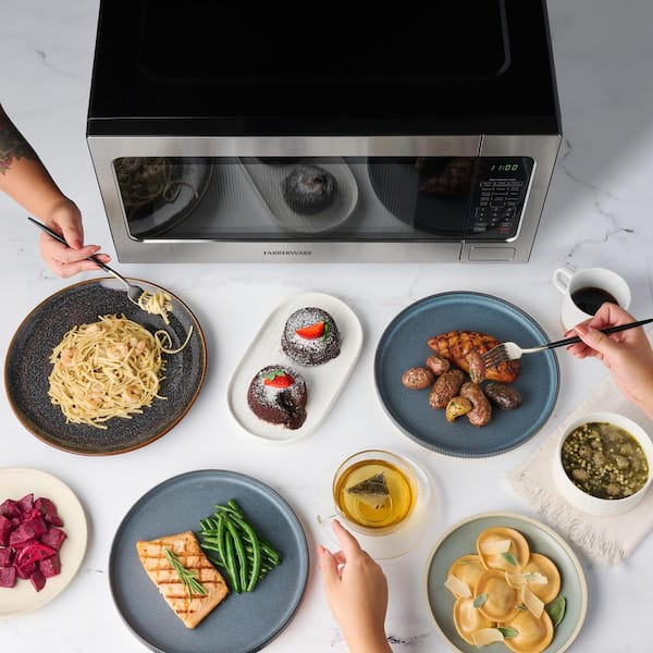 Midea Professional 2.2 cu. ft. 1200-Watt Microwave Oven with Smart