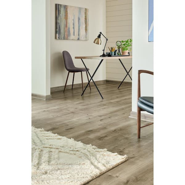 Pergo Take Home Sample - 5 in. x 7 in. Smoky Eiffel Oak Waterproof  Antimicrobial-Protected Laminate Wood Flooring PE-733283 - The Home Depot