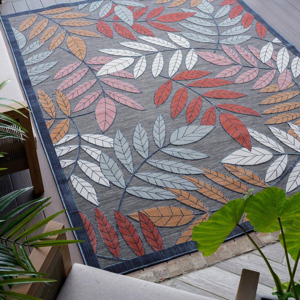 Tropic Essence Black Floral 5' x 7' Reversible Synthetic Rug