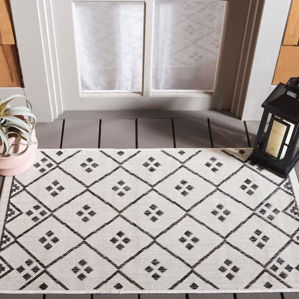 Courtyard Ivory/Black 2 ft. x 4 ft. Diamond Lattice Indoor/Outdoor Area Rug