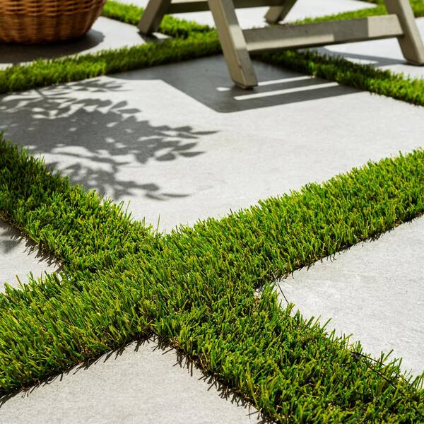 MSI Emerald Green 0.33 ft. x 25 ft. x 30 mm Cut to Artificial Turf Strips