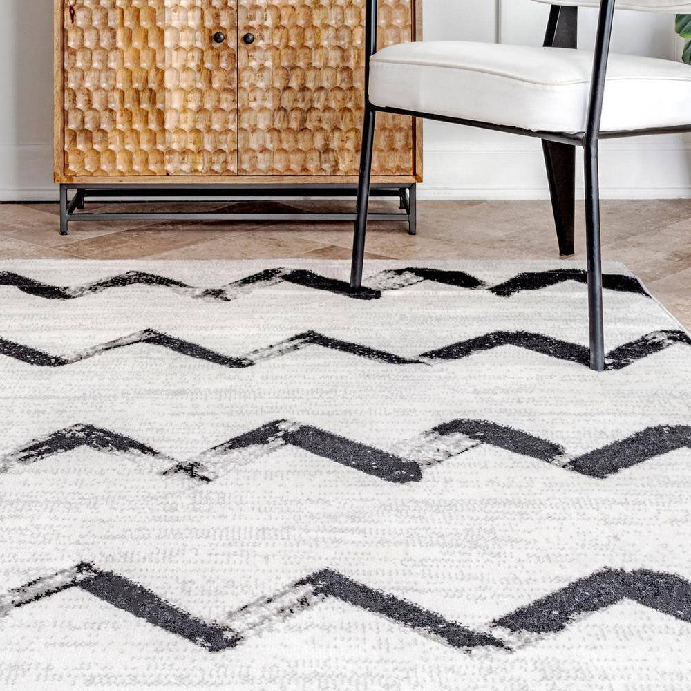 Reversible Chevrons Synthetic Area Rug, 4' x 6', Gray
