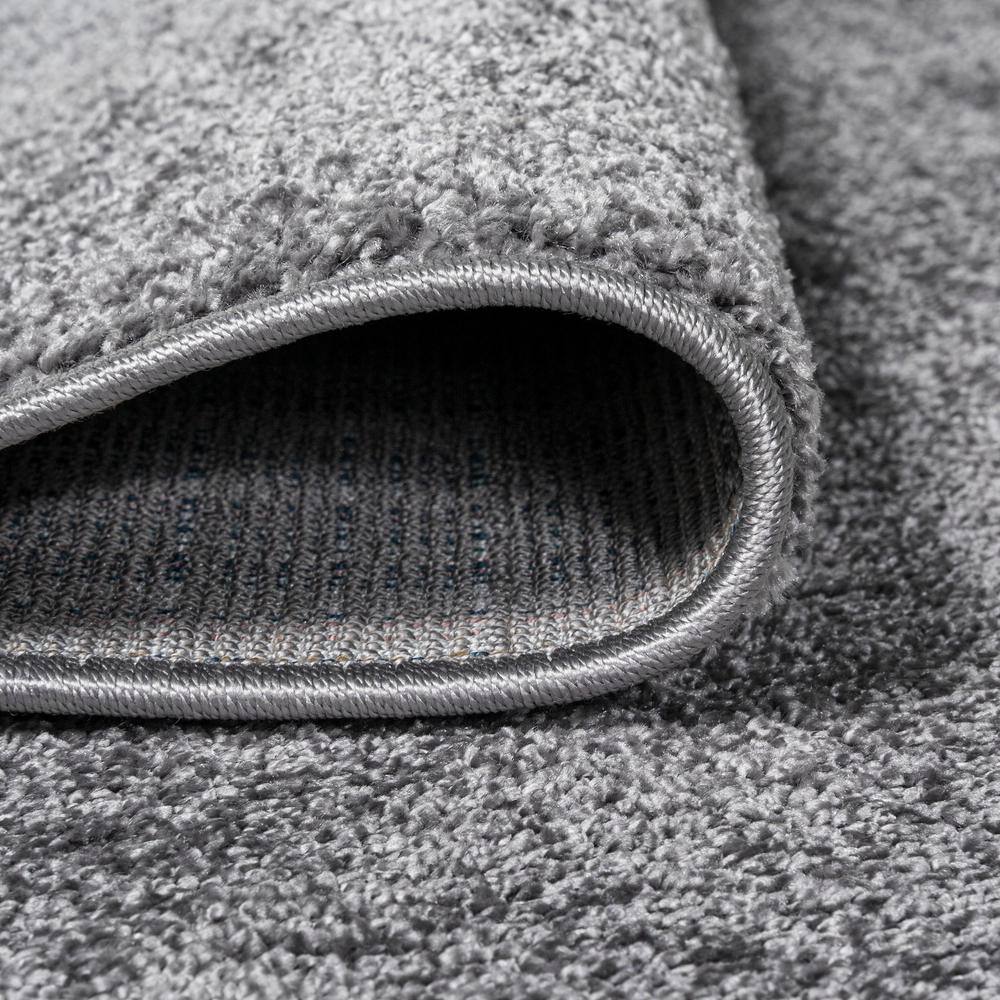 Gray Synthetic 4' x 6' Solid Low-Pile Indoor Area Rug