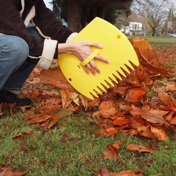 Ames Leaf Collecting Tool Set with Garden Claws and Collapsible Garden Waste Bag for Leaves, Mulch and Other Debris