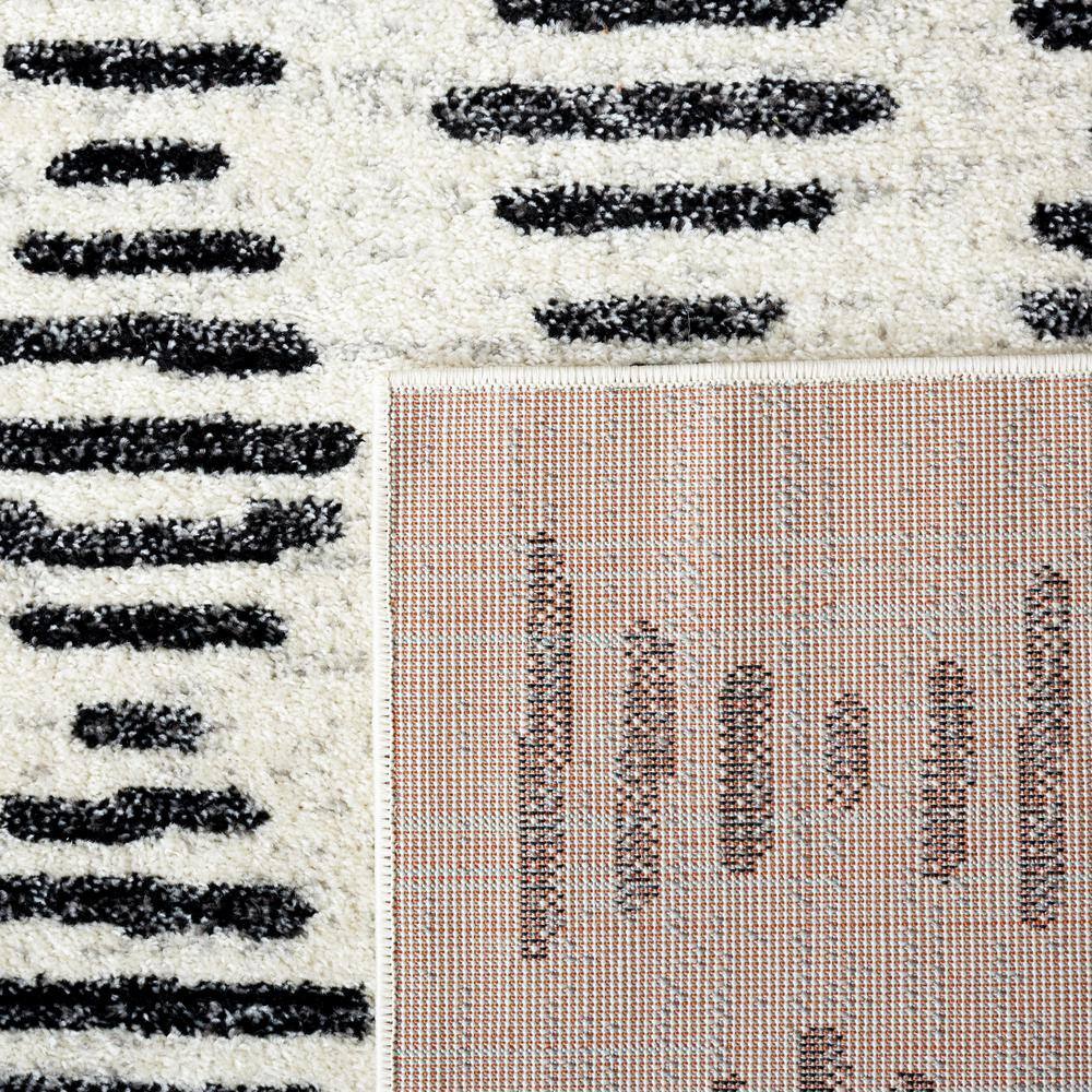 Ivory & Black Boho-Chic Hand-Knotted Area Rug - 5'5" x 7'7"