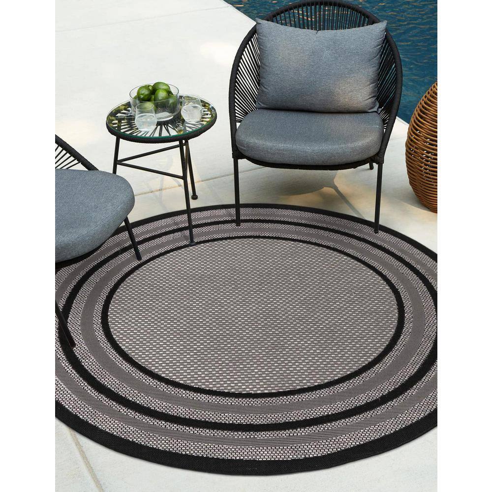 Gray Synthetic 6' Round Outdoor Easy-Care Rug