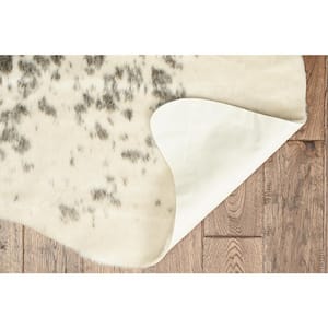Crocus Cow Hide Brown and White 5 ft. x 6 ft. Speckle Area rug
