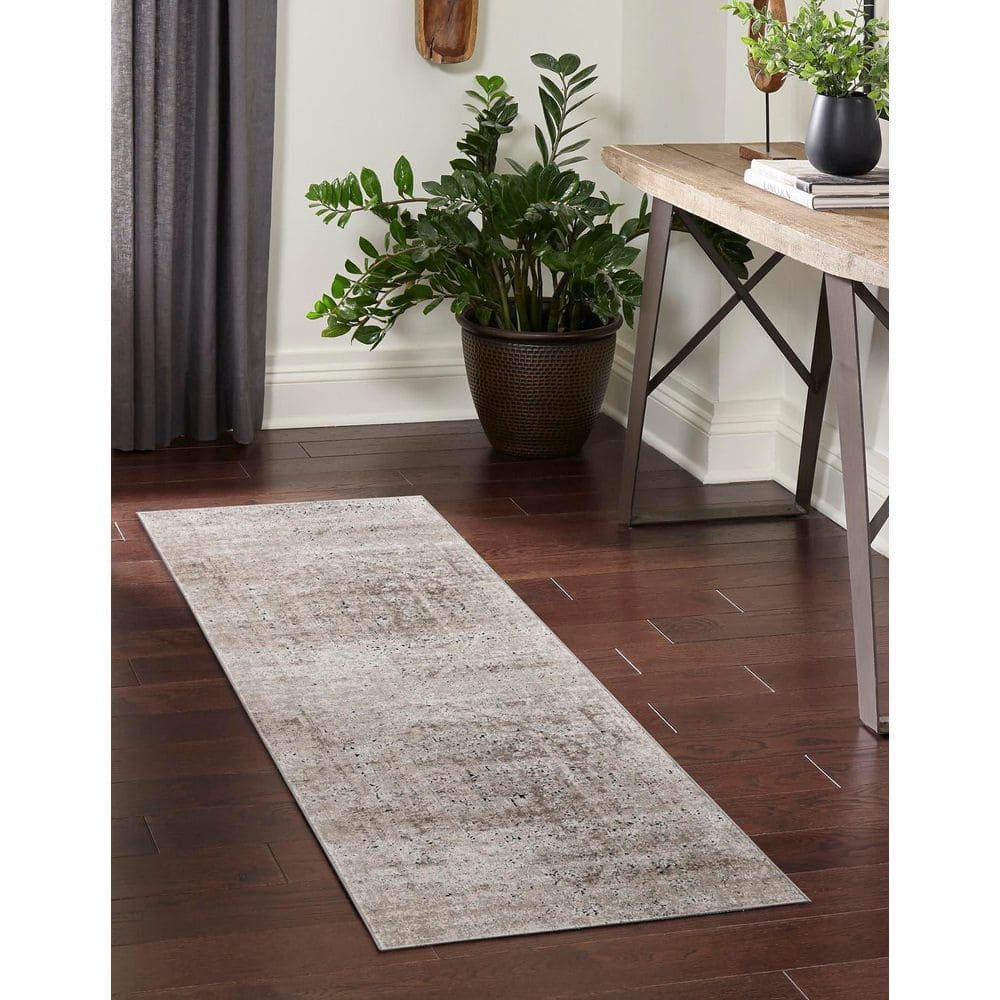 Elegant Medallion Runner Rug in Subtle Beige, Stain-Resistant Synthetic