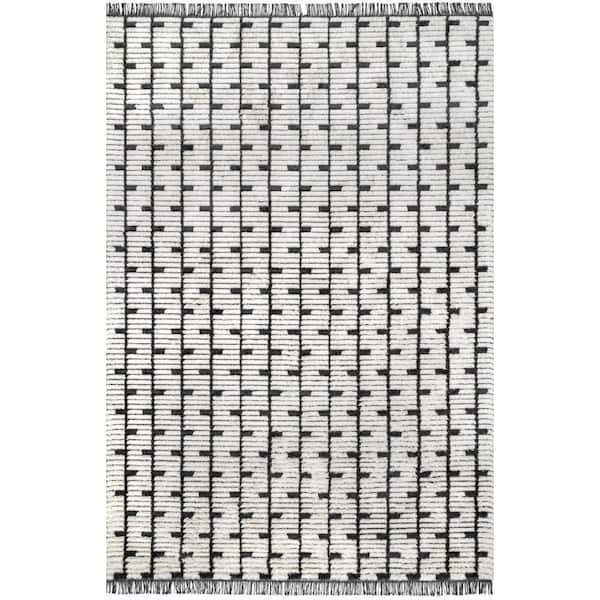 4 ft. x 6 ft. Beige Hayes Soft Shaggy Textured Vine Fringe Area Rug