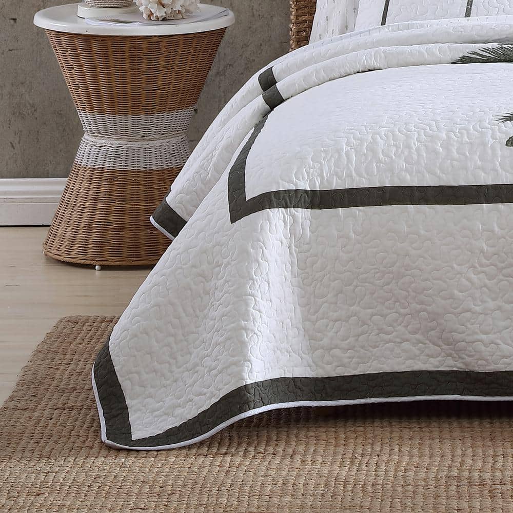 Palm Island King-Sized White Cotton Reversible Quilt Set