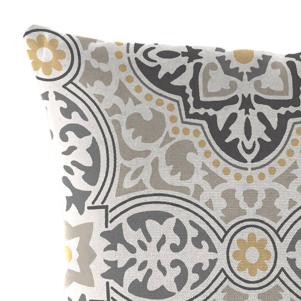 Rave Grey Quatrefoil Pattern Outdoor Throw Pillow Set