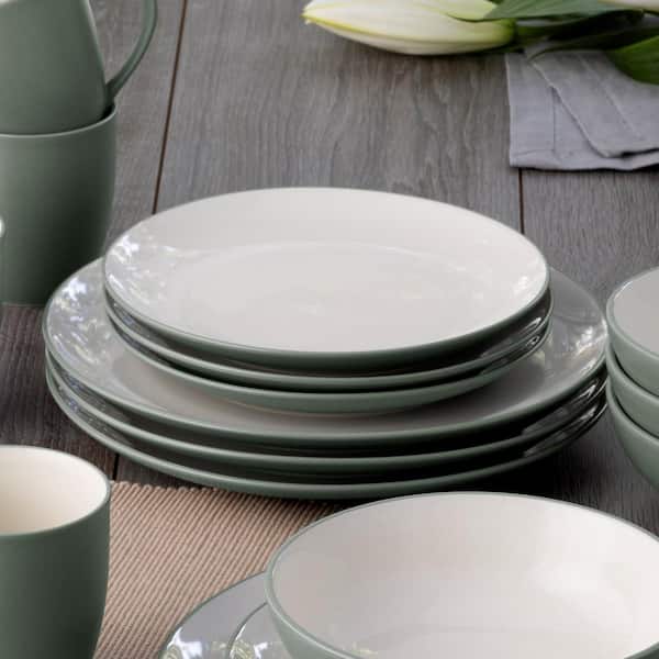 Colorwave Green 8.25 in. (Green) Stoneware Coupe Salad Plates, (Set of 4)