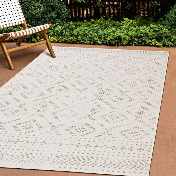 Zyana Collections 5 ft. x 8 ft. Taupe Geometric, Tribal/Southwestern Indoor Area Rug