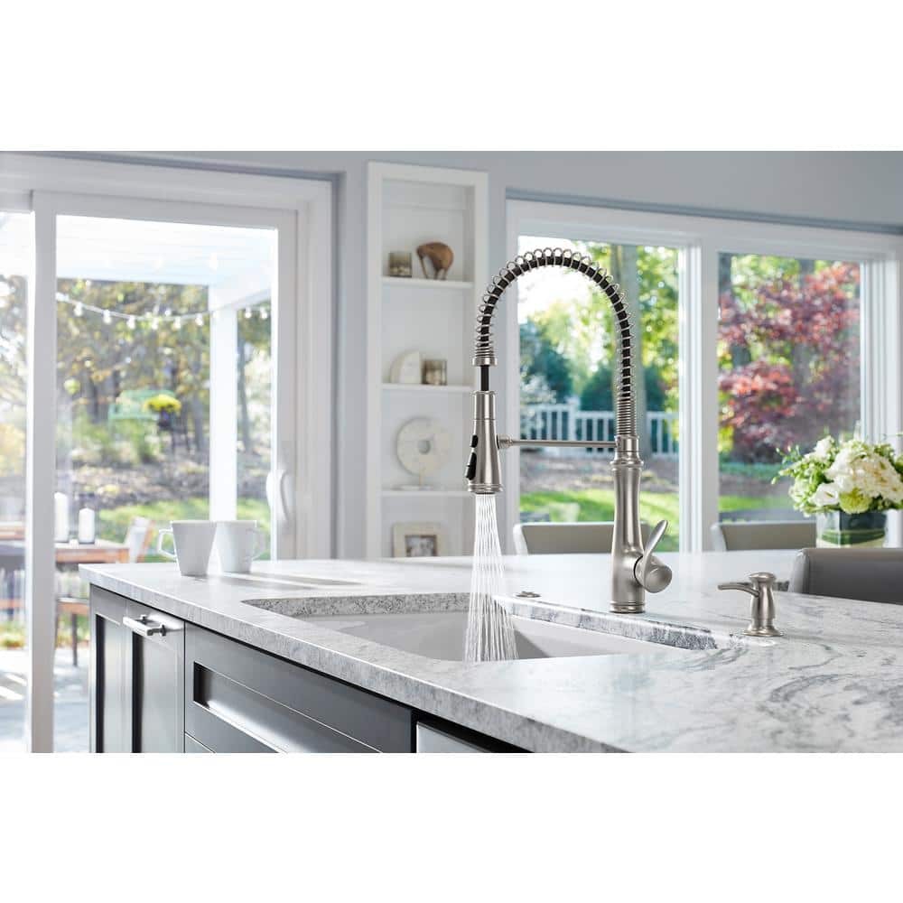 Stainless Steel Semi-Professional Kitchen Faucet with Pull-out Spray