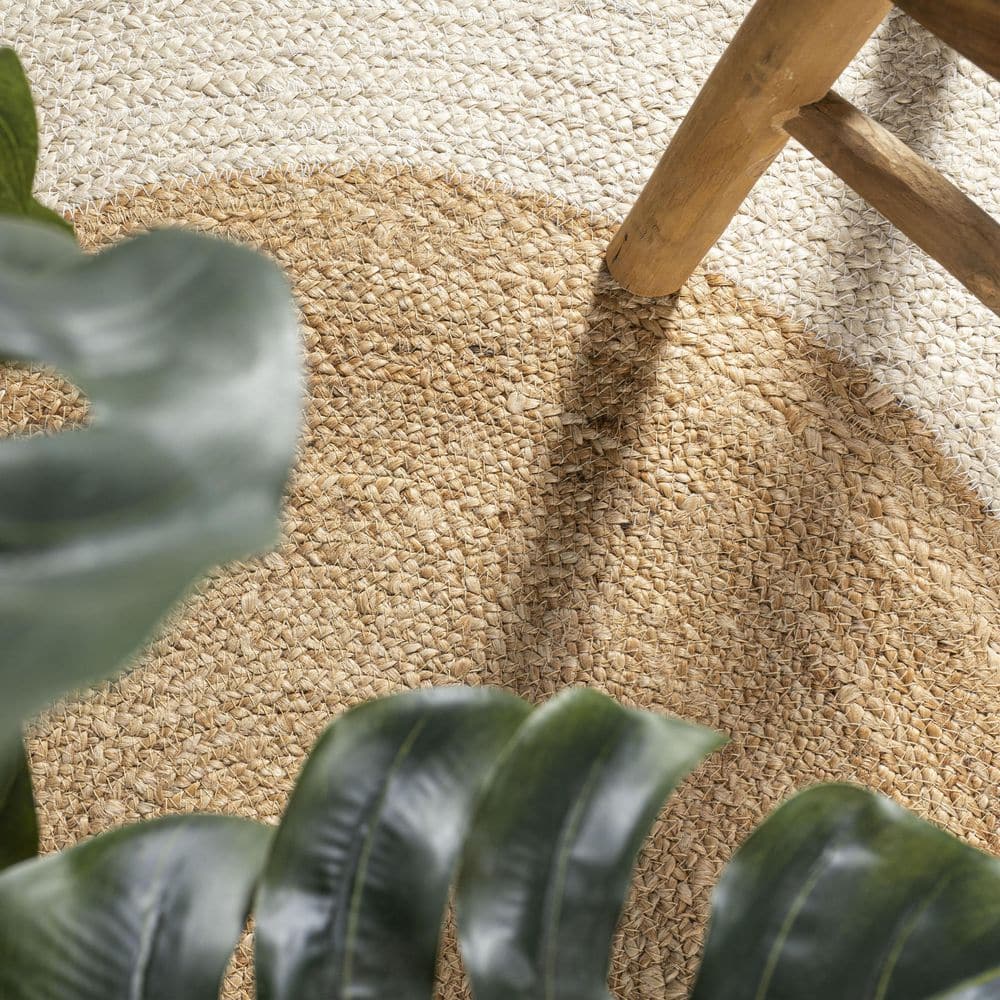 Oceana Cream/Natural Handcrafted Jute 6' Round Area Rug