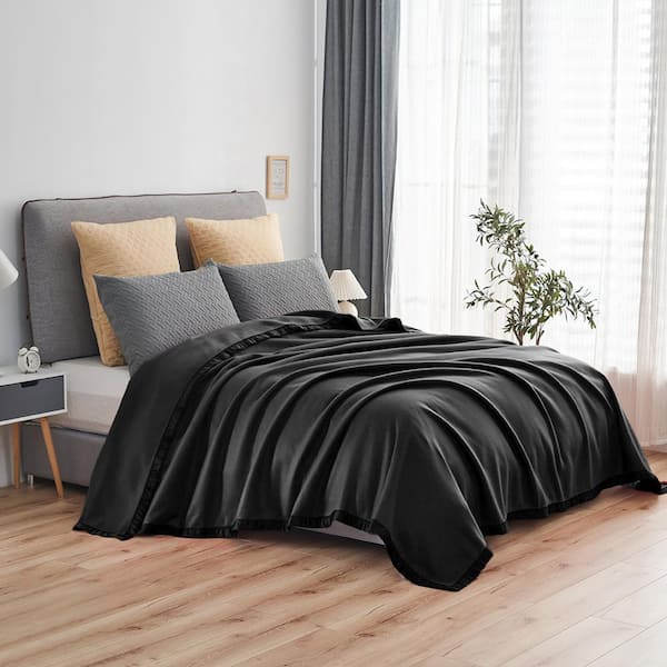 Black Polyester Queen Fleece Blanket with Satin Binding Edges