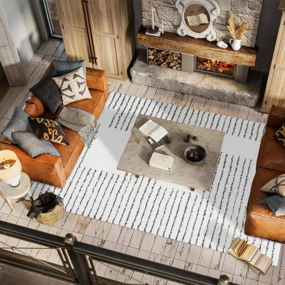 Petra White and Gray Stripe Shag Area Rug 3' x 5'