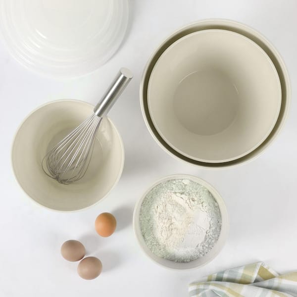Hoyt 8 Piece Plastic Nesting Storage Mixing Bowl Set With Lids in Cream