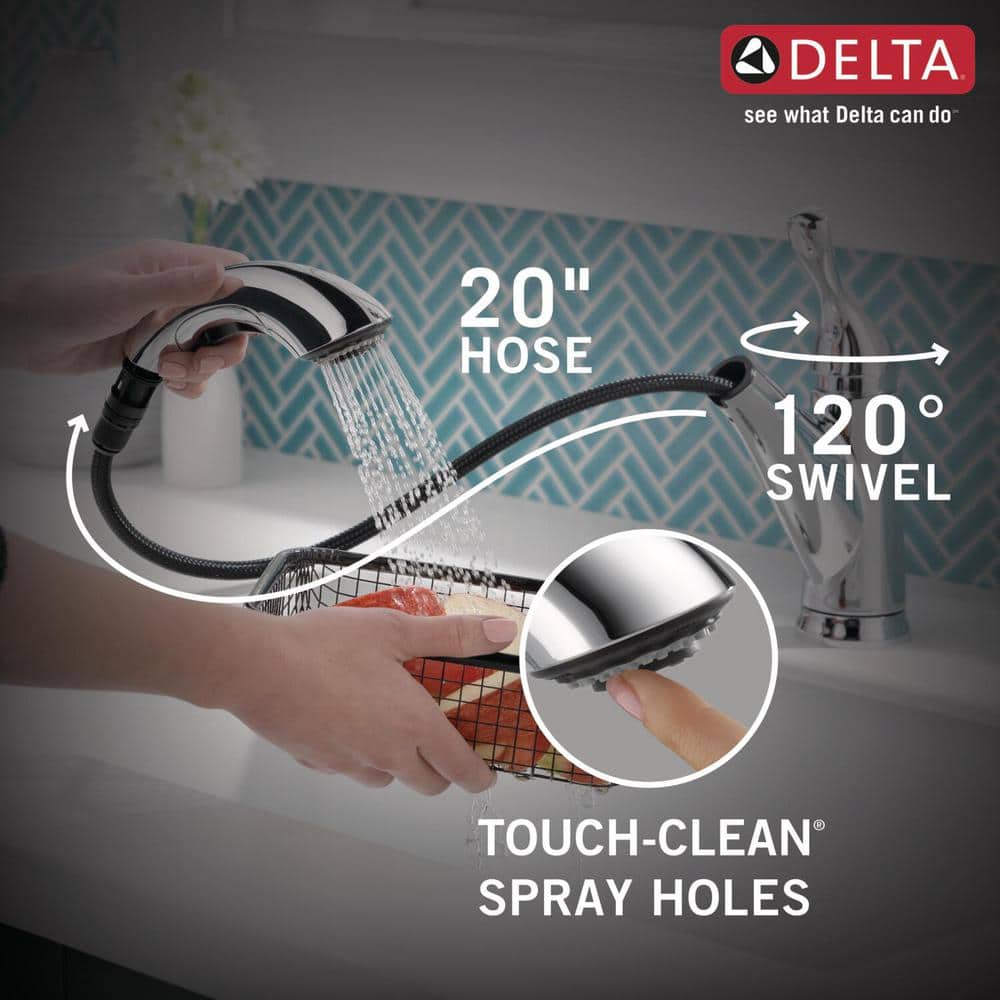 Delta Chrome Single-Handle Pull-Out Kitchen Faucet