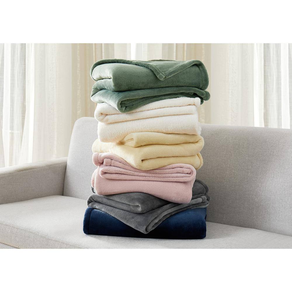 Green Faux Fur Plush Throw Blanket 50" x 60"