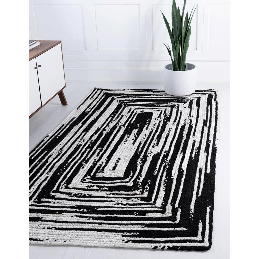 Handmade Black and White Braided Cotton Rectangular Area Rug 8' x 10'
