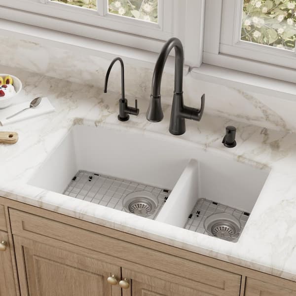 QU-711 Quartz/Granite 32 in. Double Bowl 60/40 Undermount Kitchen Sink in White with Bottom Grid and Strainer