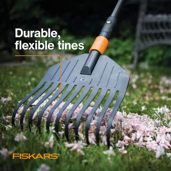 Fiskars 4-Piece QuikFit Leaf, Garden and Shrub Rake Attachments Garden Tool Set, Black